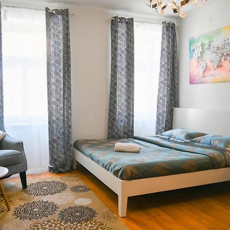 Backpacker Apartment Bahnhof Wina Bagian luar foto